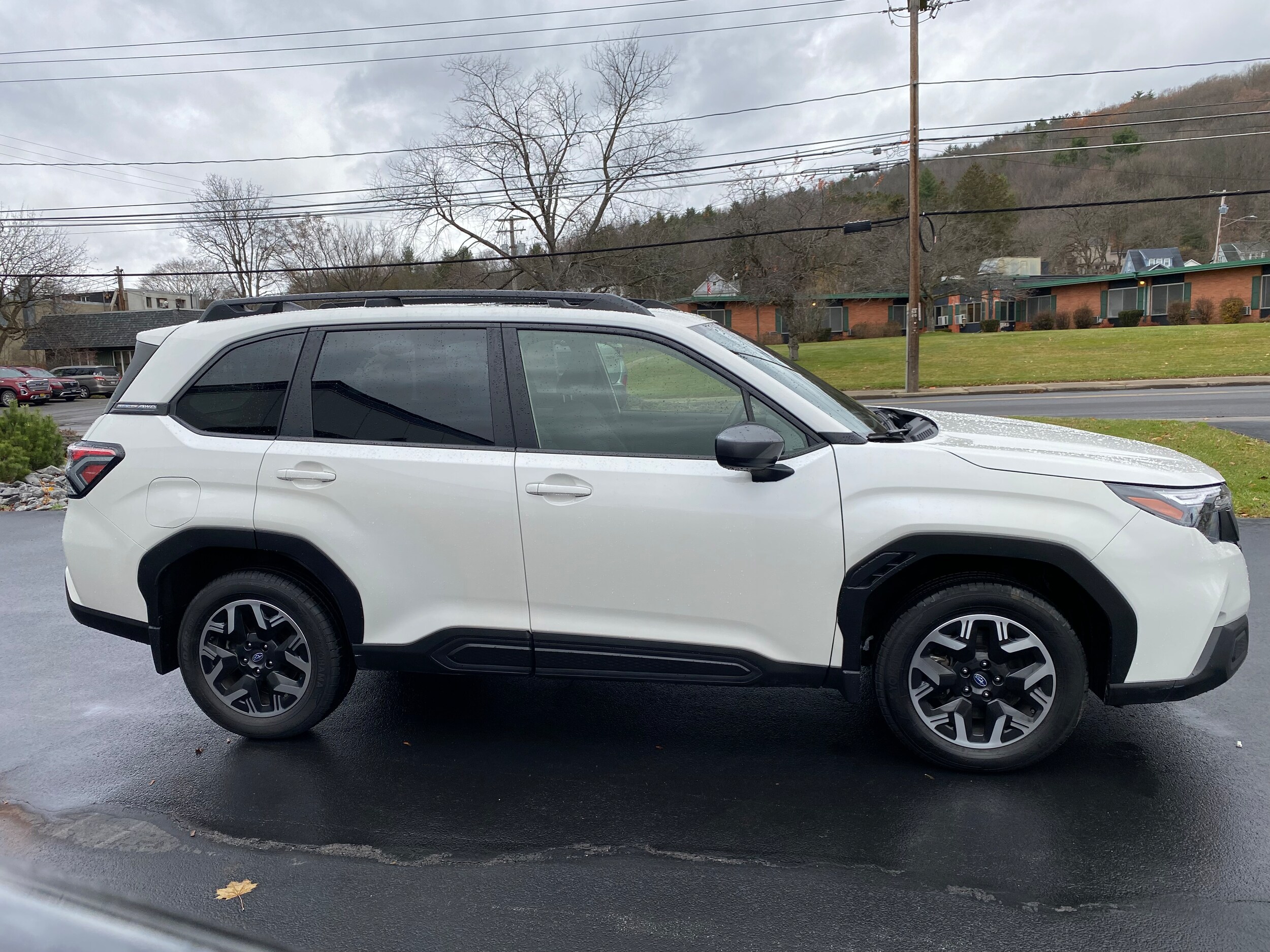 2025 Subaru Forester Premium photo 4