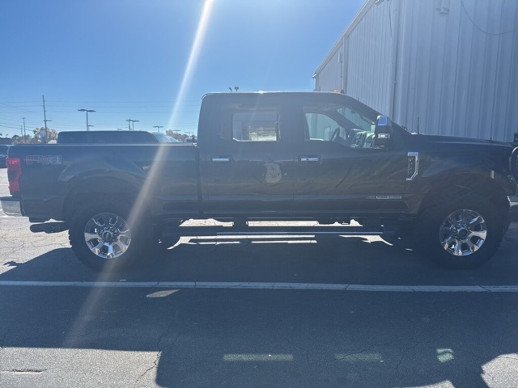 Used 2019 Ford F-250 Lariat Truck Crew Cab