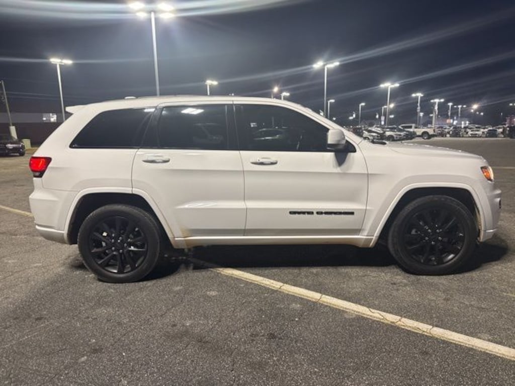 Used 2020 Jeep Grand Cherokee Altitude SUV
