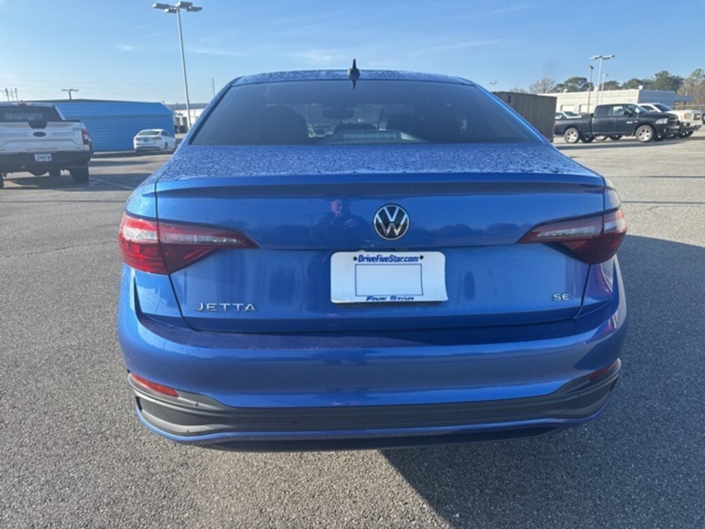 Used 2023 Volkswagen Jetta 1.5T SE Sedan