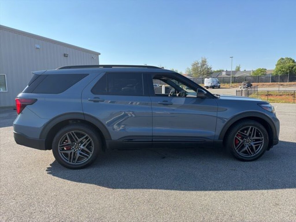Used 2025 Ford Explorer ST SUV