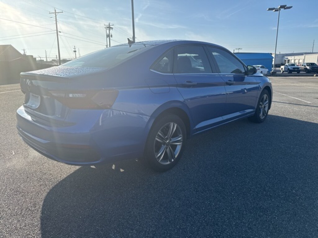 Used 2023 Volkswagen Jetta 1.5T SE Sedan