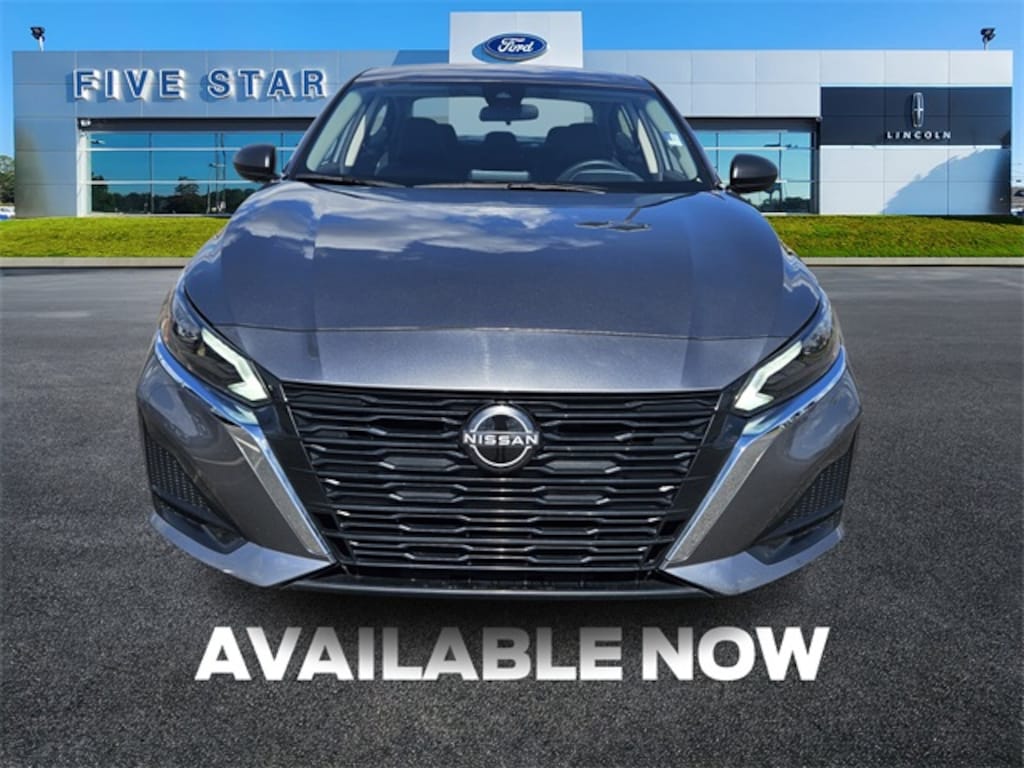 Used 2024 Nissan Altima 2.5 SV Sedan