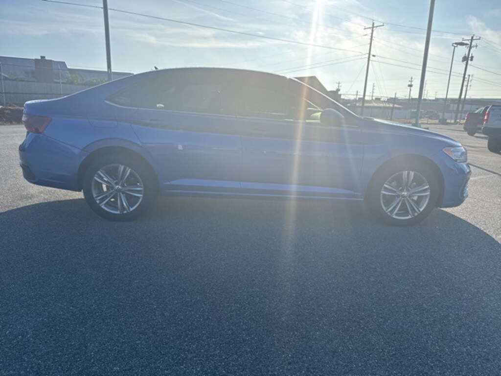 Used 2023 Volkswagen Jetta 1.5T SE Sedan