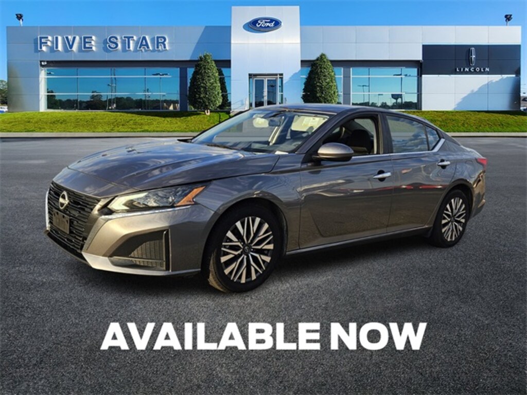 Used 2023 Nissan Altima 2.5 SV Sedan