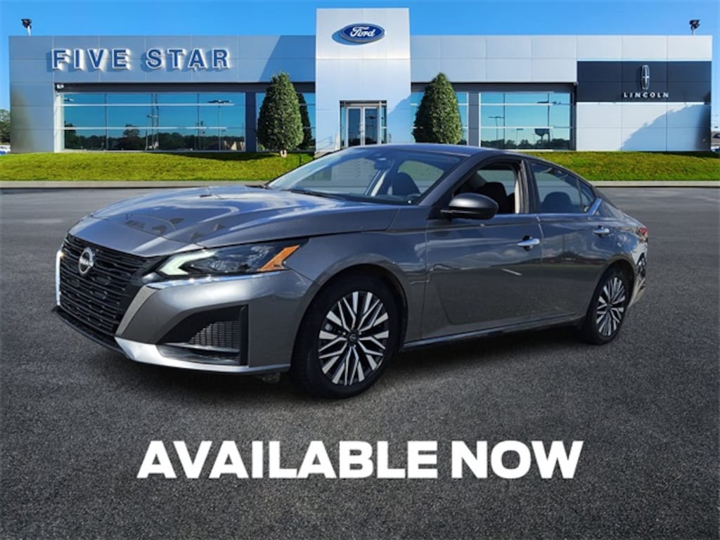 Used 2024 Nissan Altima 2.5 SV Sedan