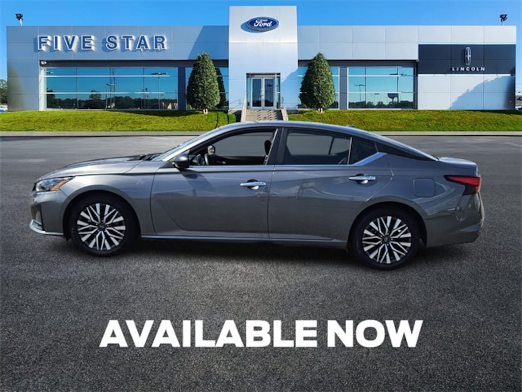 Used 2024 Nissan Altima 2.5 SV Sedan