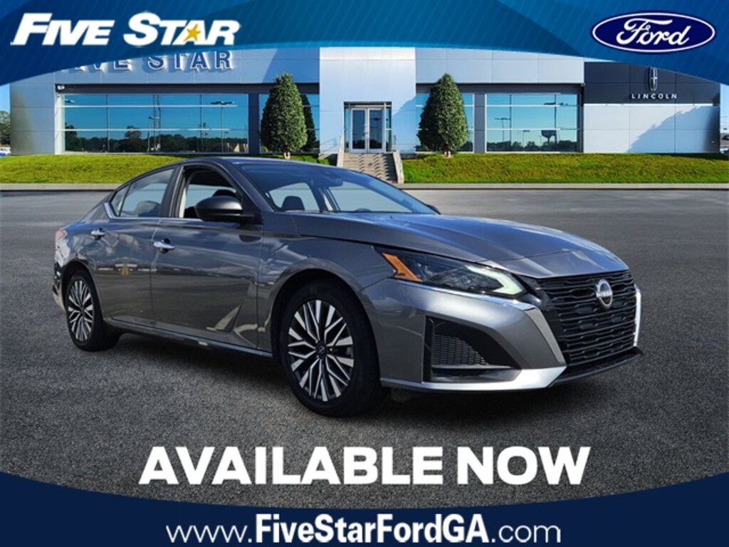 Used 2024 Nissan Altima 2.5 SV Sedan