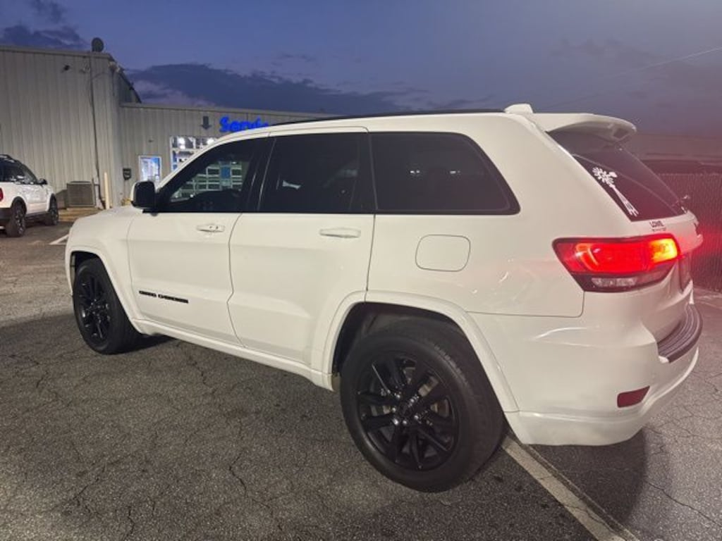 Used 2020 Jeep Grand Cherokee Altitude SUV