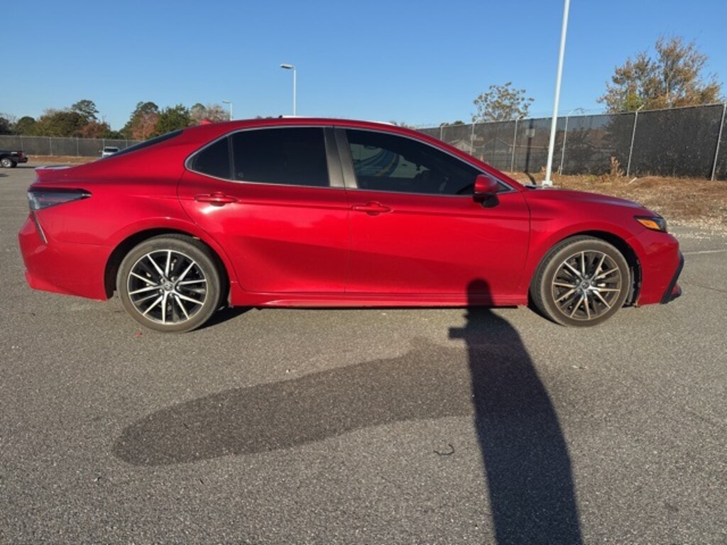 Used 2021 Toyota Camry SE Sedan