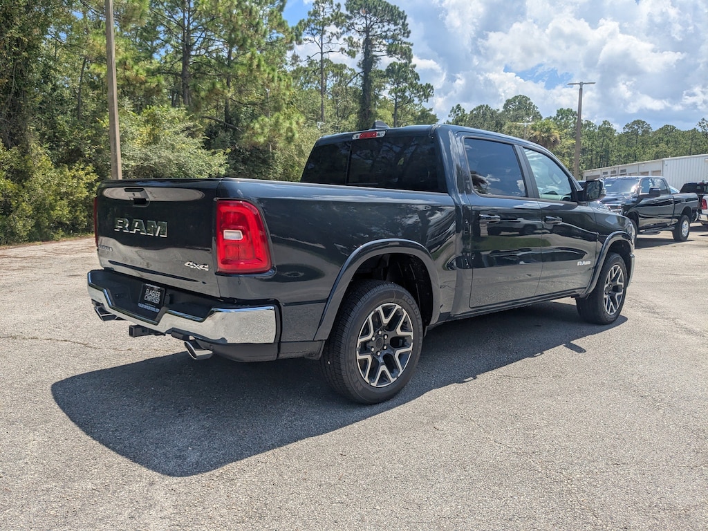 New 2026 Ram 1500 LARAMIE CREW CAB 4X4 5'7 BOX Pickup