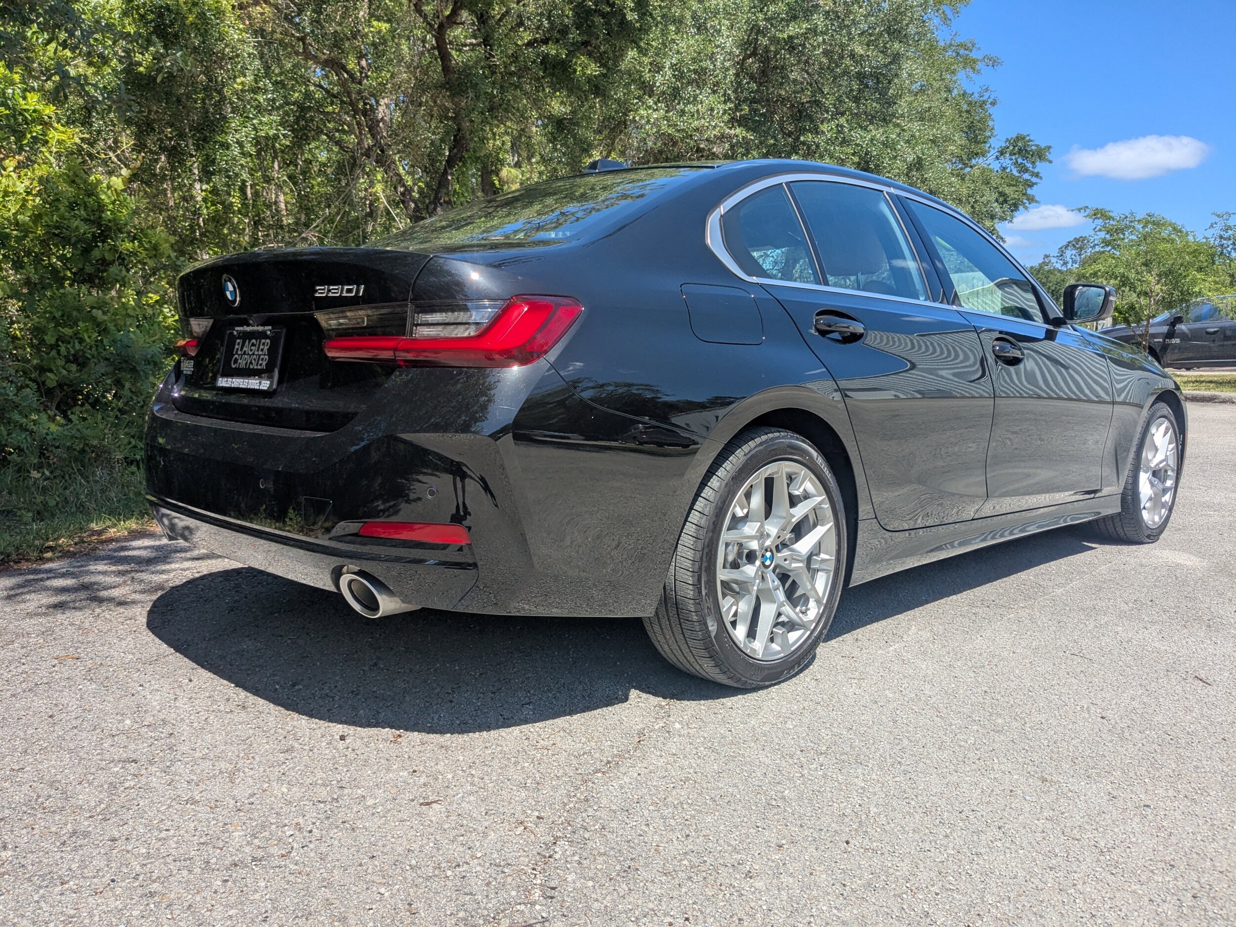 2025 Bmw 330i photo 3