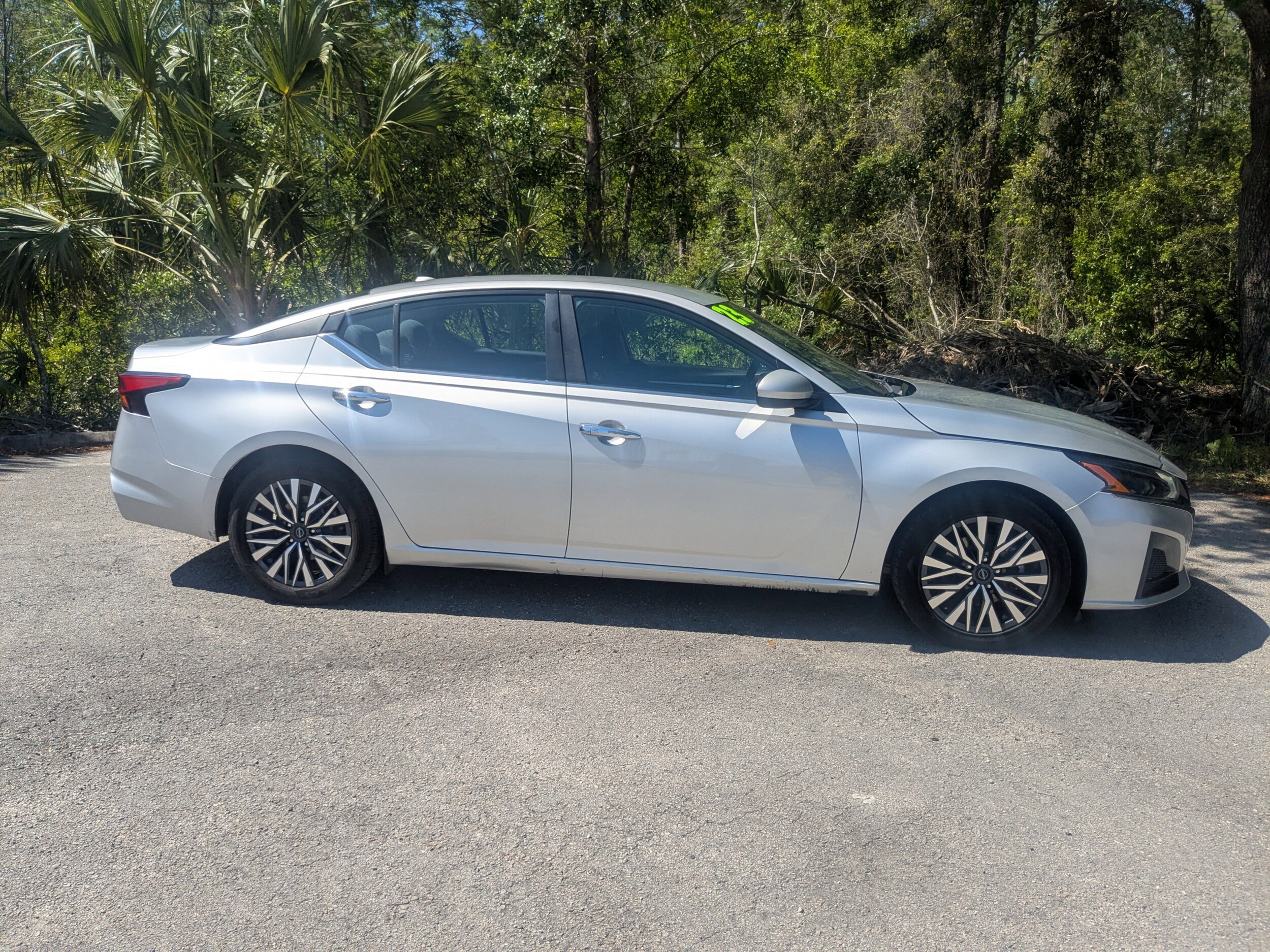 2023 Nissan Altima 2.5 SV photo 2
