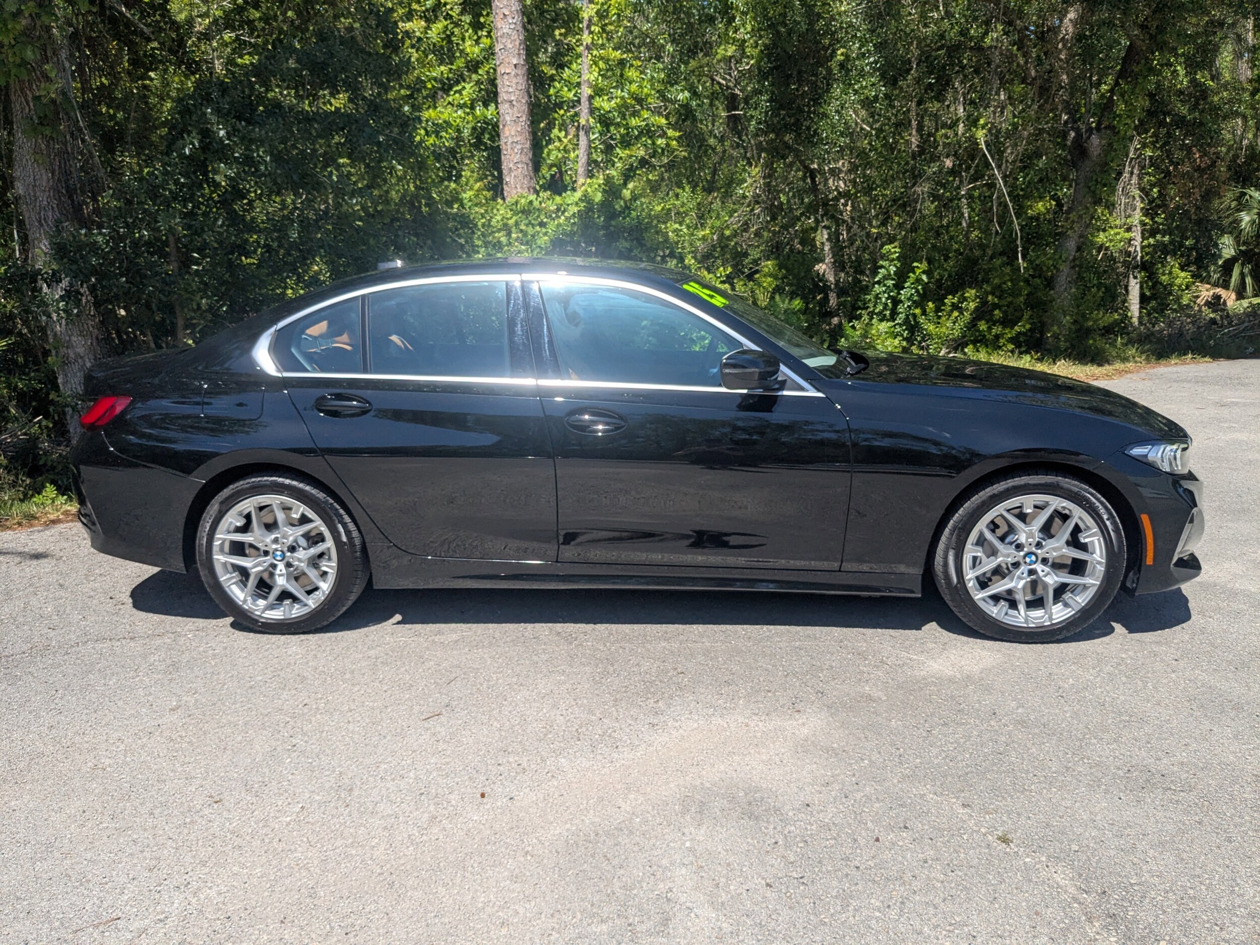 2025 Bmw 330i photo 2