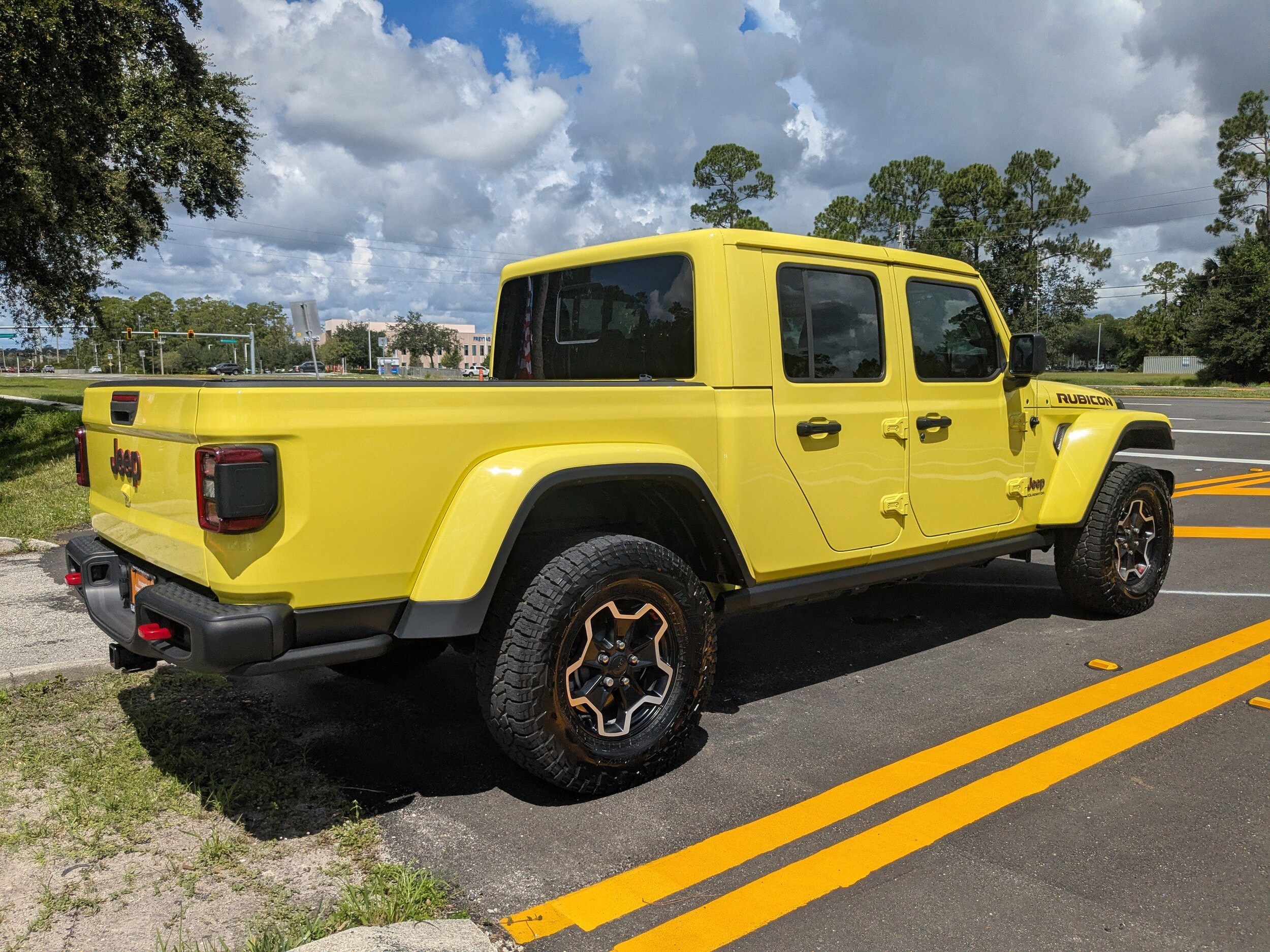 2023 Jeep Gladiator Rubicon photo 3