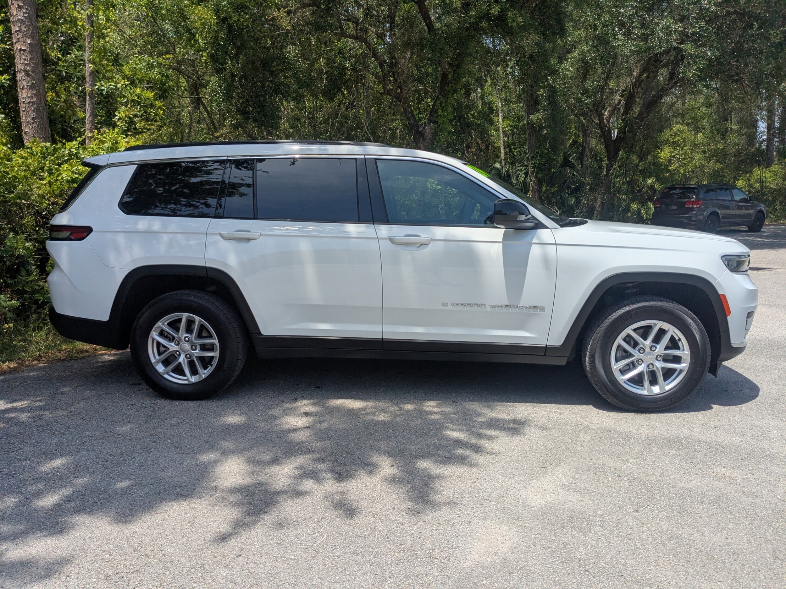 2024 Jeep Grand Cherokee L photo 2
