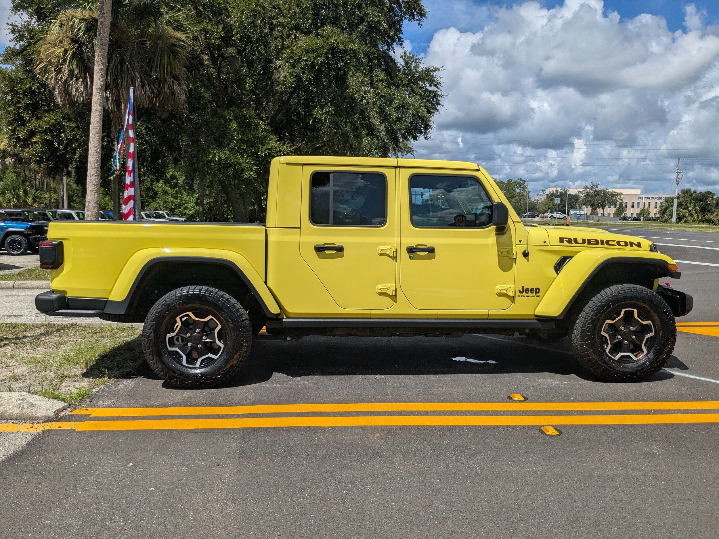 2023 Jeep Gladiator Rubicon photo 2