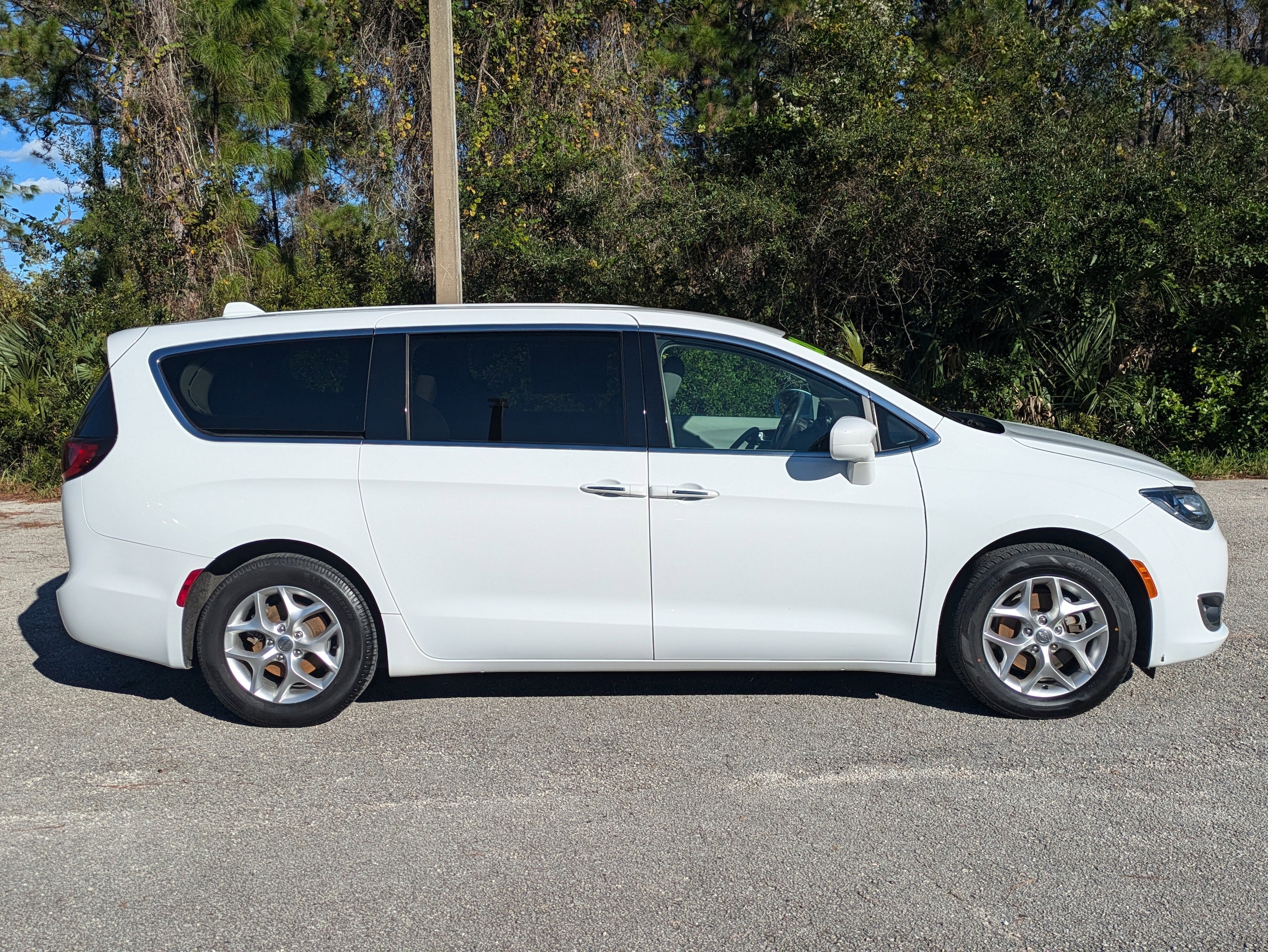 Used 2020 Chrysler Pacifica Touring with VIN 2C4RC1FG8LR136105 for sale in Palm Coast, FL