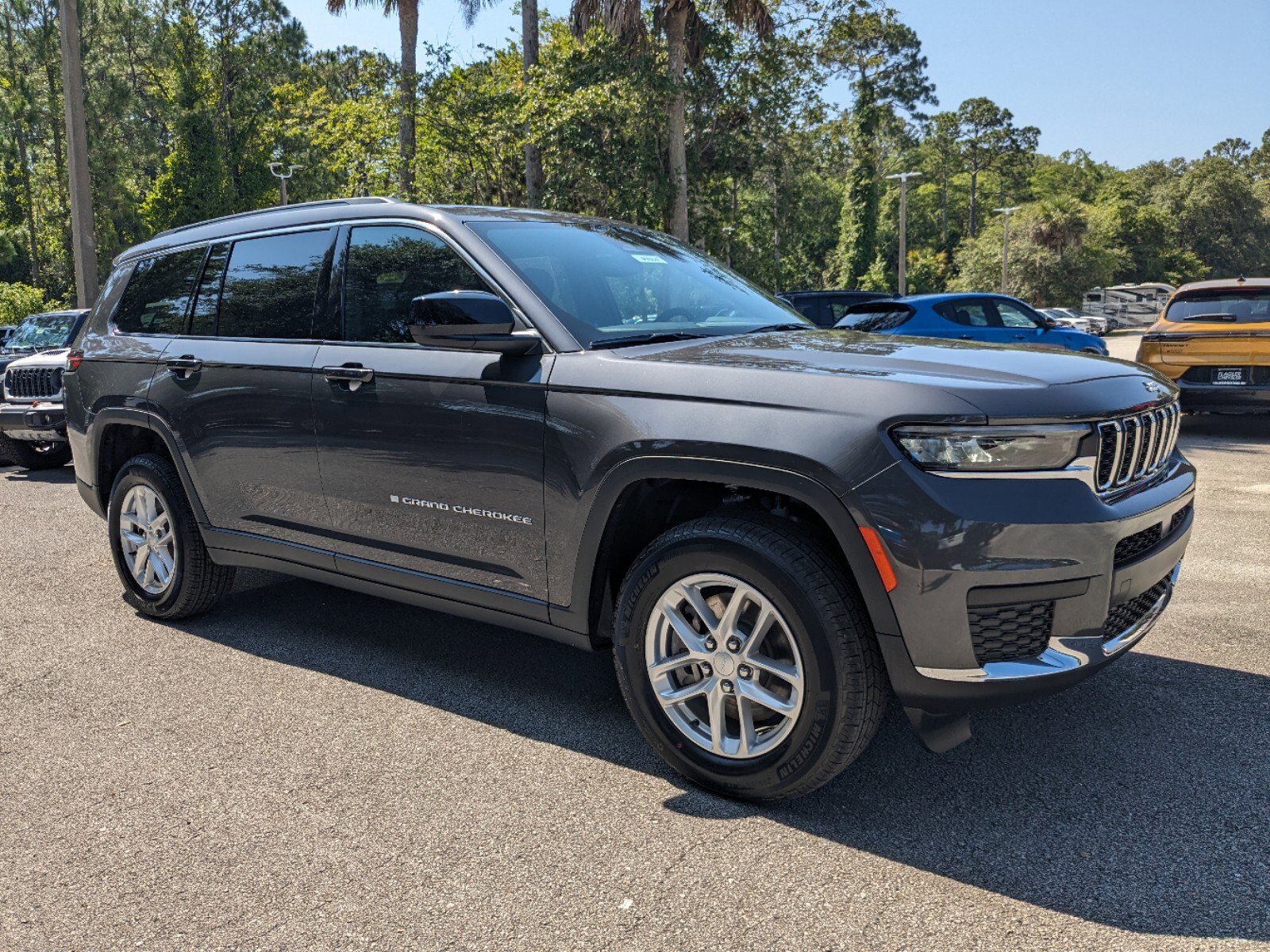 2024 Jeep Grand Cherokee L photo 2