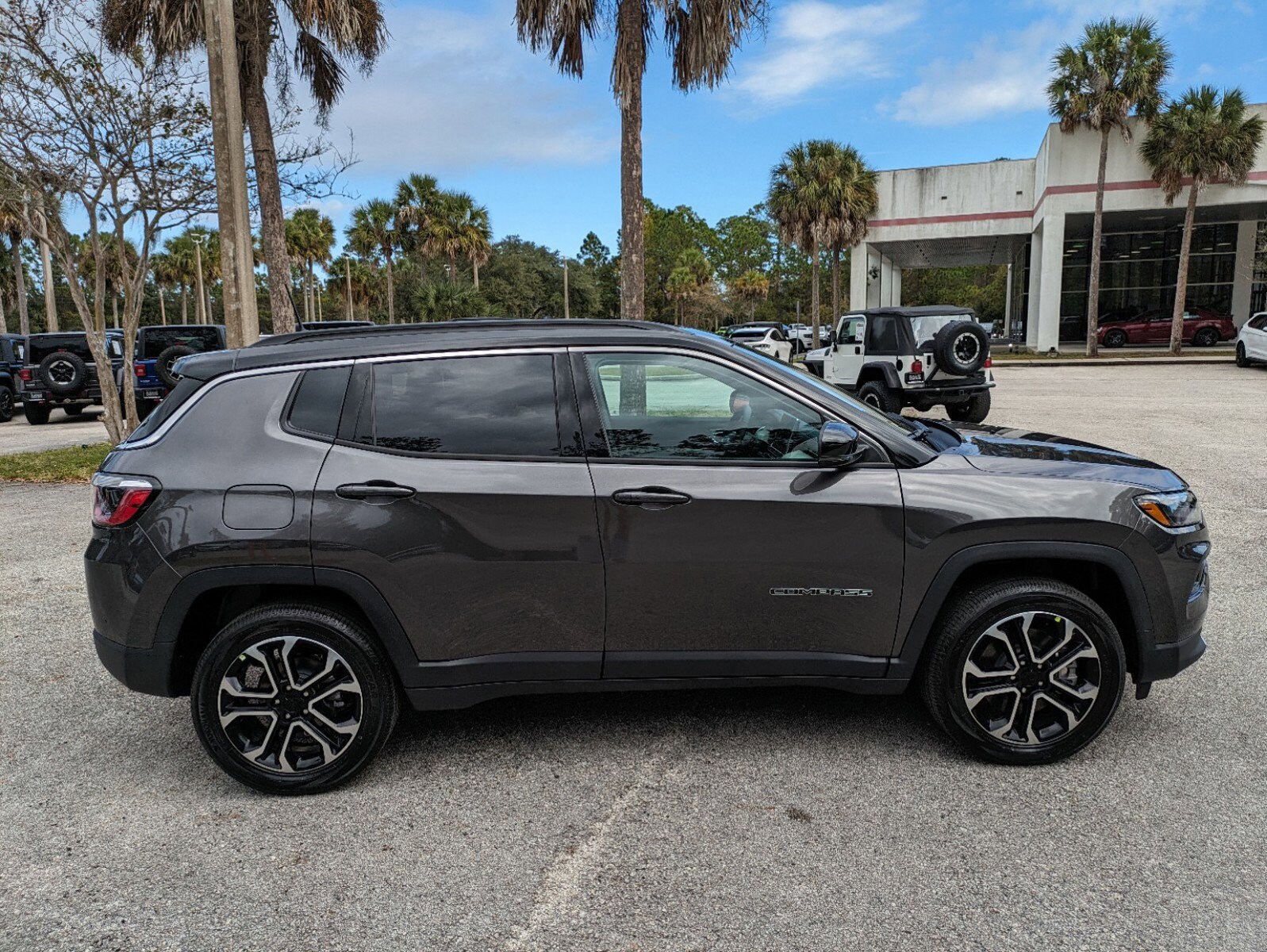 2024 Jeep Compass Limited photo 3
