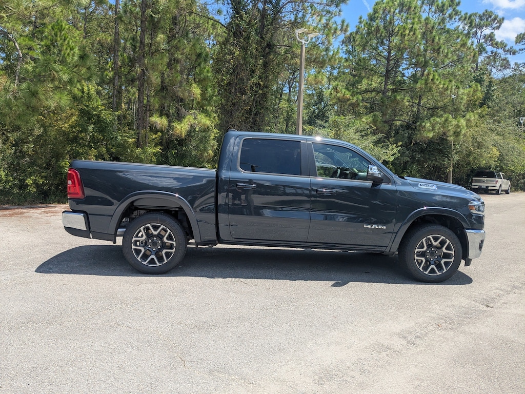 New 2026 Ram 1500 LARAMIE CREW CAB 4X4 5'7 BOX Pickup