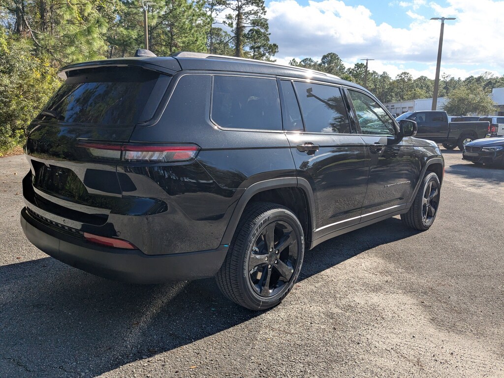 New 2025 Jeep Grand Cherokee L ALTITUDE X 4X4 Sport Utility