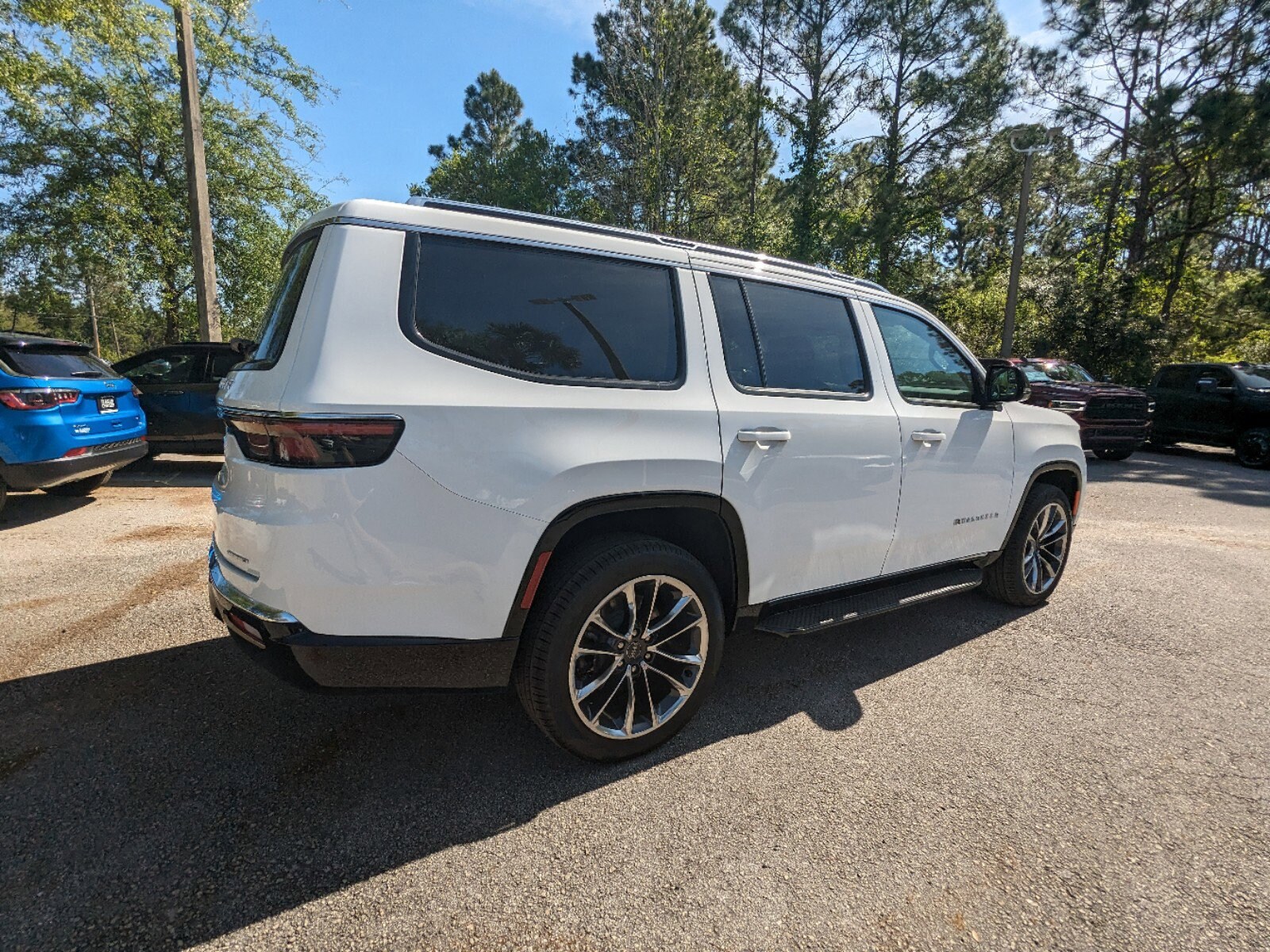 2024 Jeep Wagoneer Series II photo 4