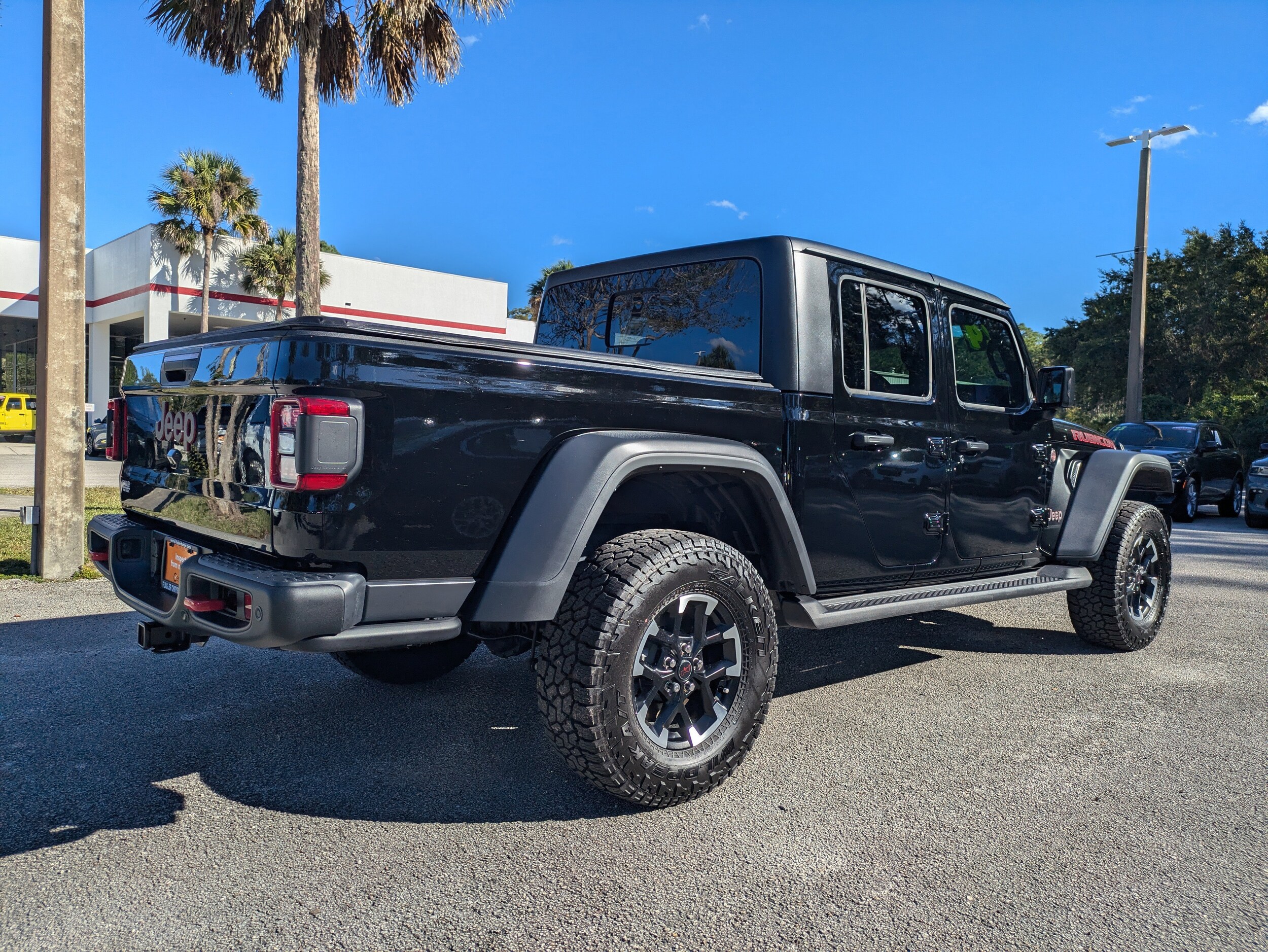 2024 Jeep Gladiator Rubicon photo 2