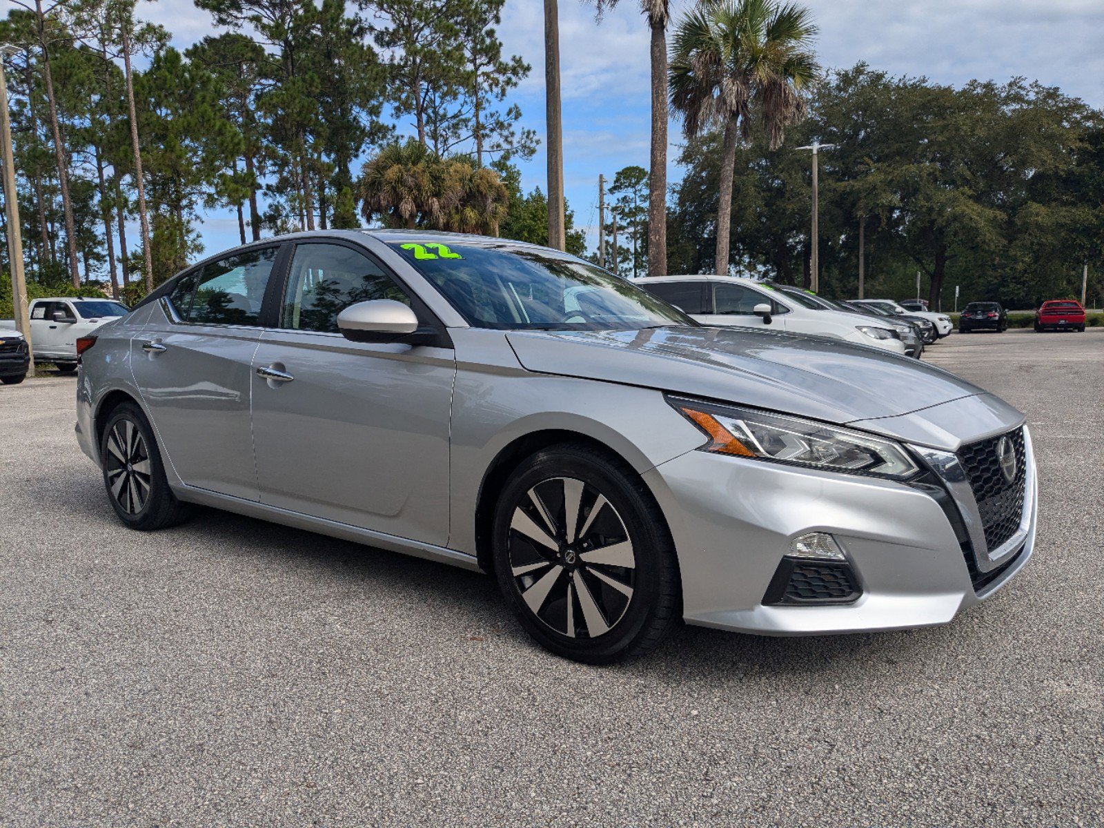 Used 2022 Nissan Altima SV with VIN 1N4BL4DV8NN318963 for sale in Palm Coast, FL