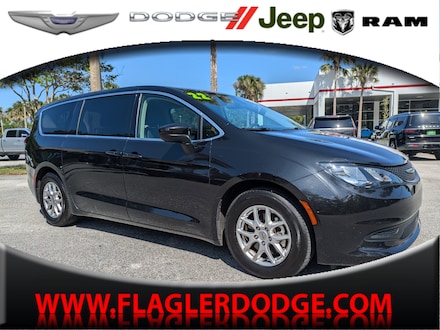 2022 Chrysler Voyager LX Minivan/Van