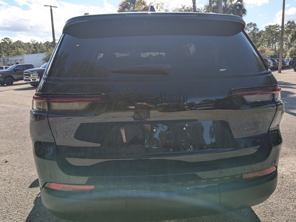 New 2025 Jeep Grand Cherokee L ALTITUDE X 4X4 Sport Utility