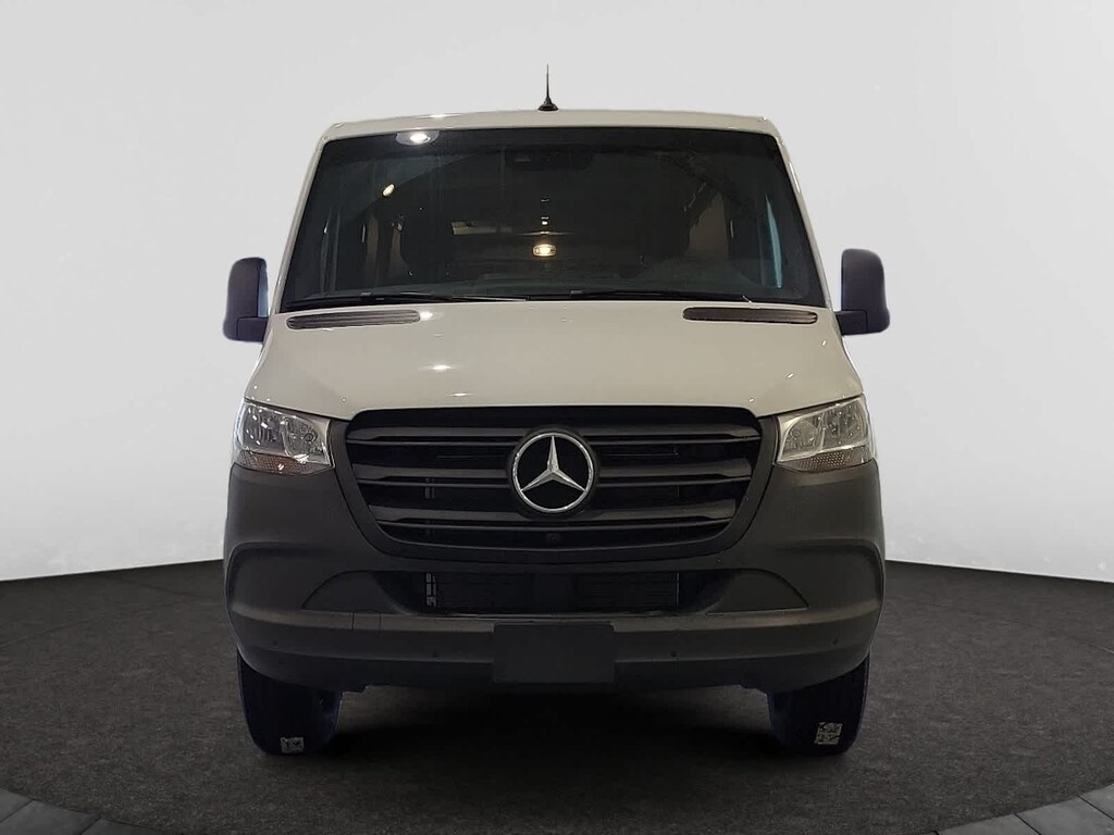 New 2024 MercedesBenz Sprinter 2500 Standard Roof 4Cyl Diesel HO in