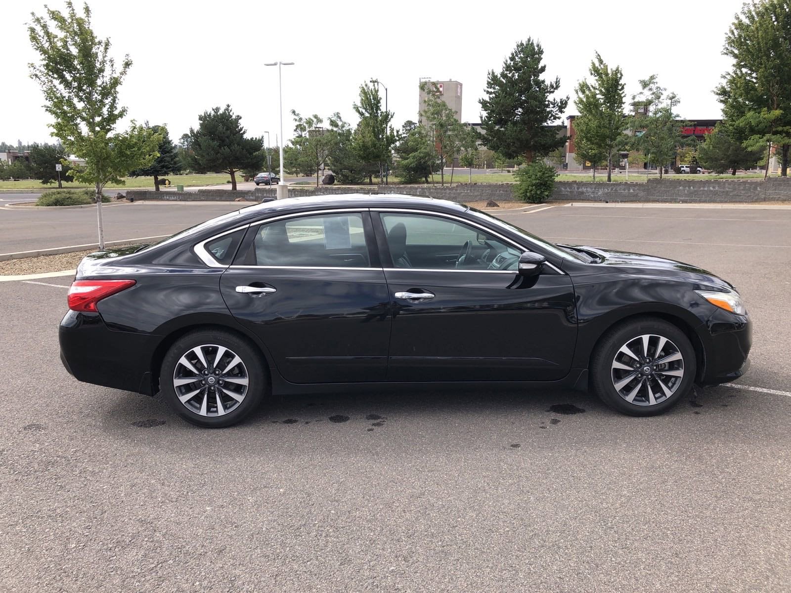 Used 2017 Nissan Altima SL with VIN 1N4AL3AP7HC138692 for sale in Flagstaff, AZ