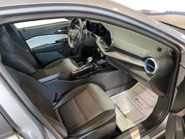 2024 Chevrolet Trax LT - Photo 18