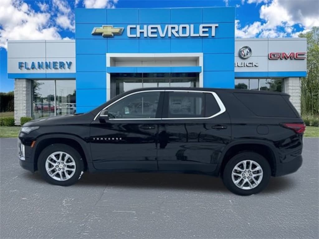 Used 2023 Chevrolet Traverse LS SUV