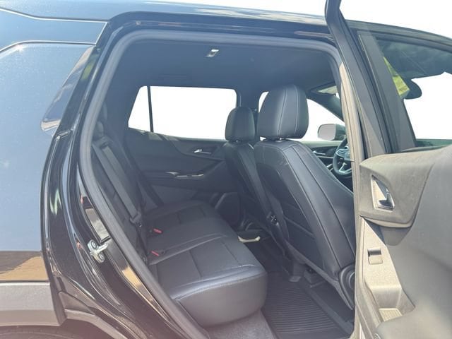 2027 Chevrolet Equinox LT - Photo 18