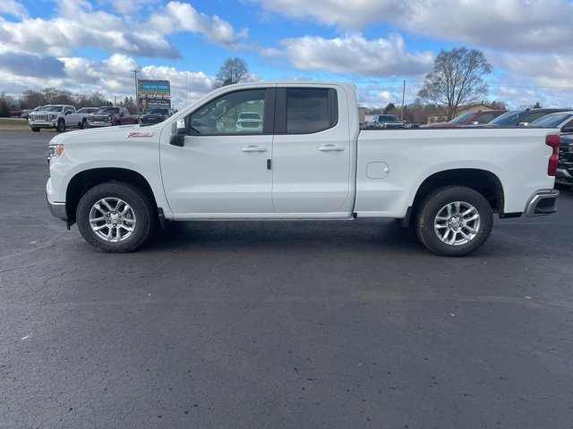 2026 Chevrolet Silverado 1500 LT photo 2