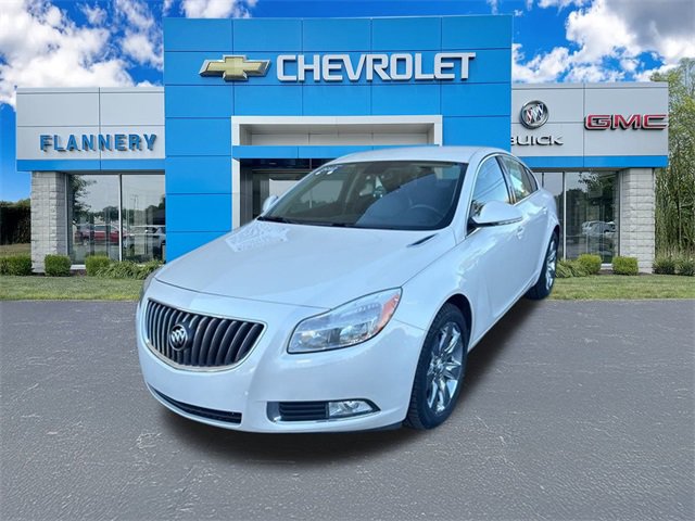2012 Buick Regal photo 2