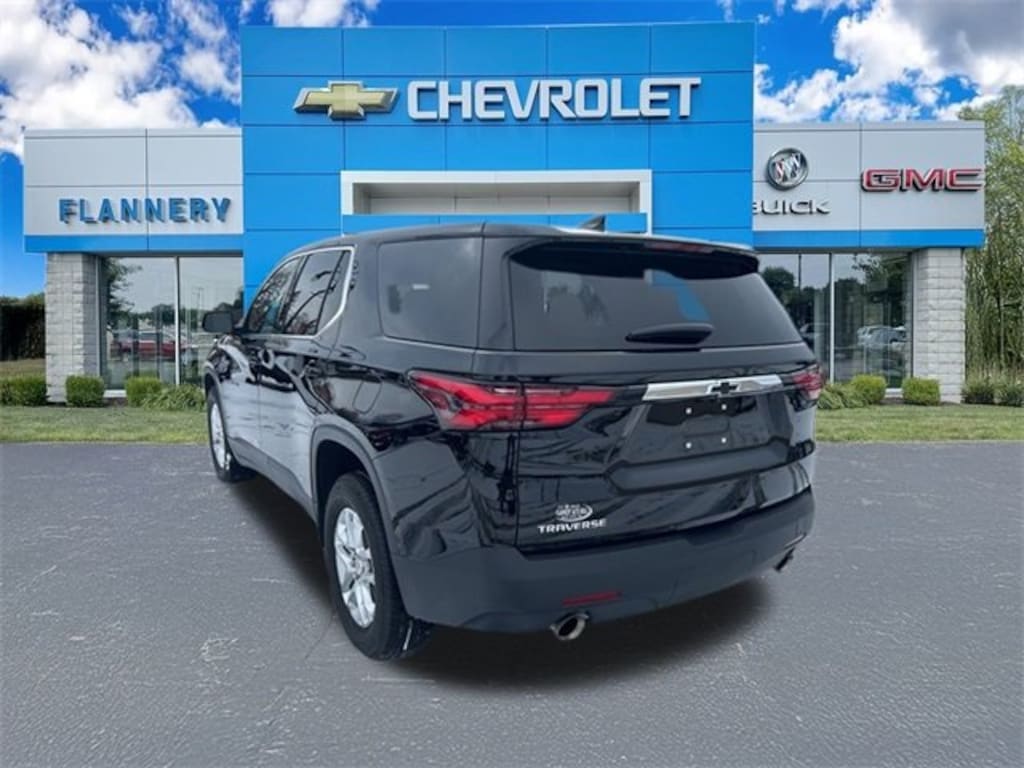 Used 2023 Chevrolet Traverse LS SUV