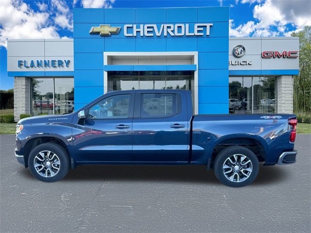 2023 Chevrolet Silverado 1500 LT photo 3