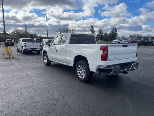 2026 Chevrolet Silverado 1500 LT photo 3