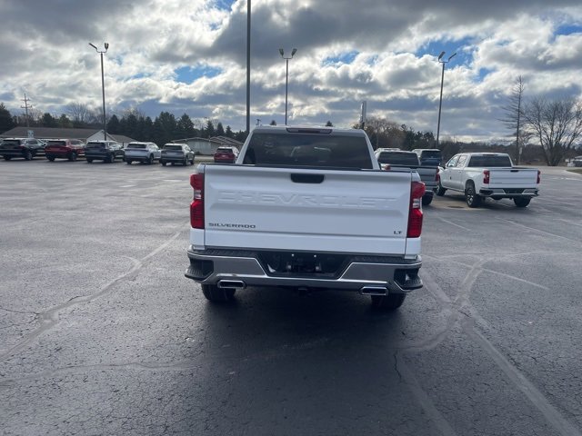 2026 Chevrolet Silverado 1500 LT photo 4