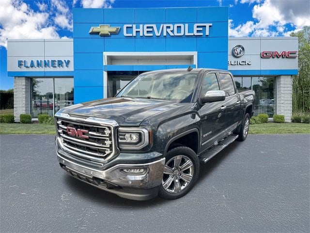 2017 GMC Sierra SLT's photo