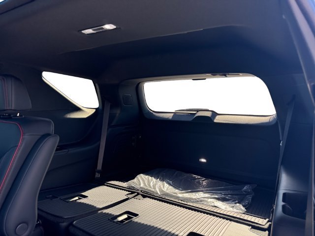 2027 Chevrolet Traverse RS - Photo 17