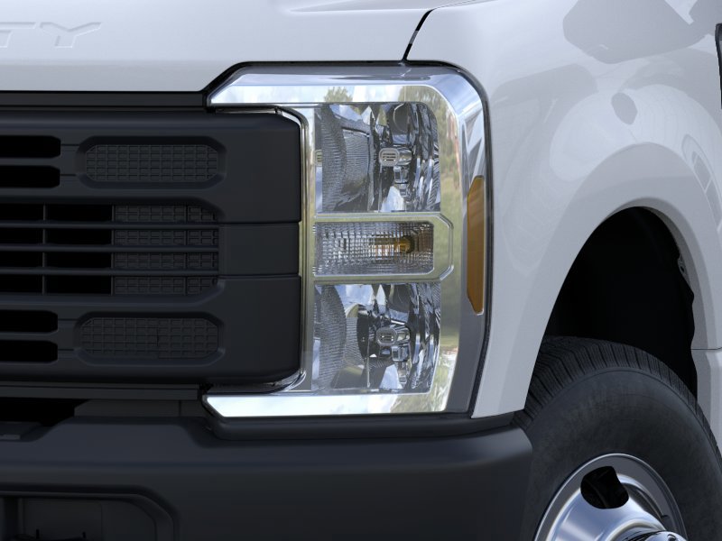 2025 Ford F-350 Super Duty Chassis Cab XL - Photo 18