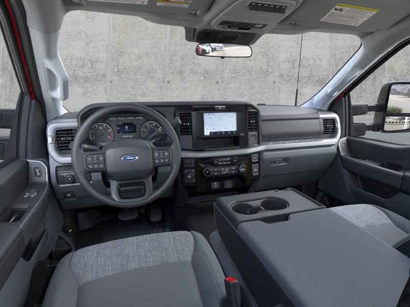 2025 Ford F-600 Super Duty Chassis Cab XLT - Photo 9