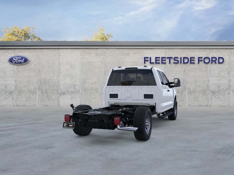 2025 Ford F-350 Super Duty Chassis Cab XL - Photo 8