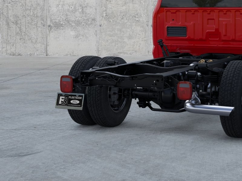 2025 Ford F-350 Super Duty Chassis Cab XLT - Photo 21
