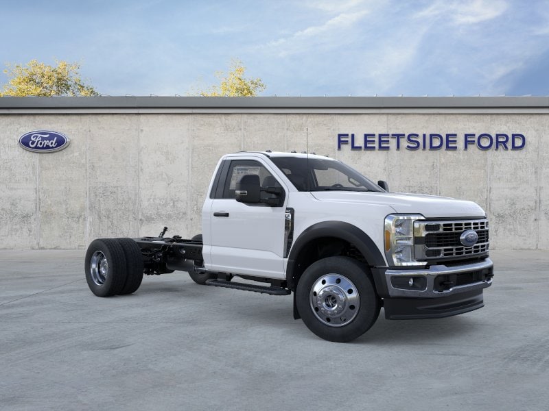 2025 Ford F-600 Super Duty Chassis Cab XLT - Photo 7