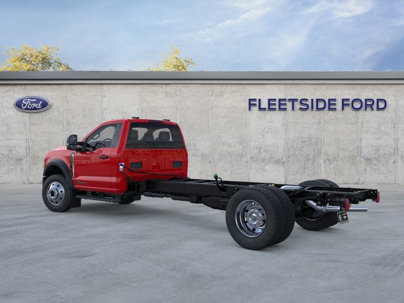 2025 Ford F-600 Super Duty Chassis Cab XLT - Photo 4